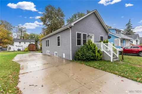 77 Porter Ave, North Tonawanda, NY 14120