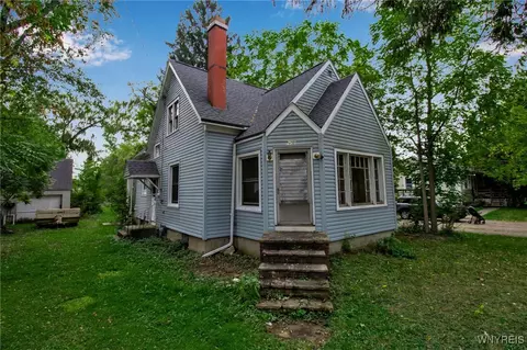 2591 Meadow Ln, Eden, NY 14057