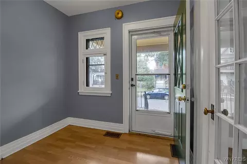 95 Garner Ave, Buffalo, NY 14213 photo 3