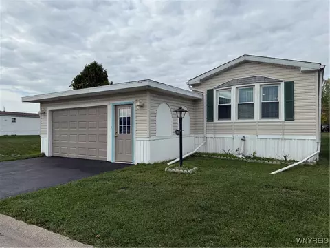 648 Birchwood, Lockport, NY 14094
