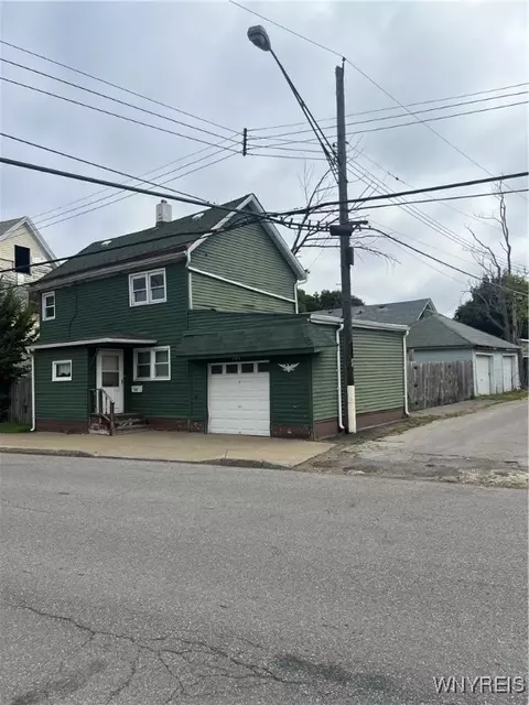 703 Smith St, Buffalo, NY 14206