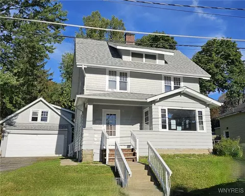 24 Eagle St, Jamestown, NY 14701