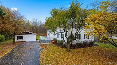 4269 Freeman Rd, Royalton, NY 14105