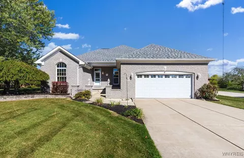 1115 Whitehaven Rd, Grand Island, NY 14072