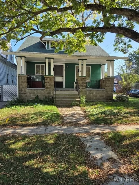 37 Peoria St, Buffalo, NY 14207