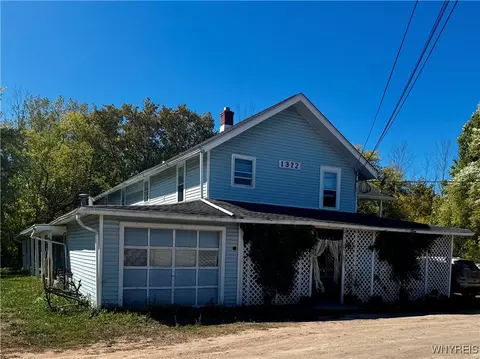 1372 N Lyndonville Rd, Yates, NY 14098