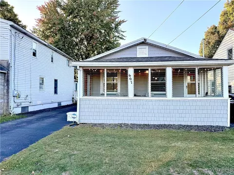 607 Grant St, East Rochester, NY 14445