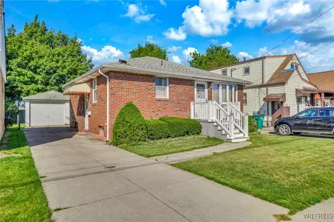 424 Weimar St, Buffalo, NY 14206