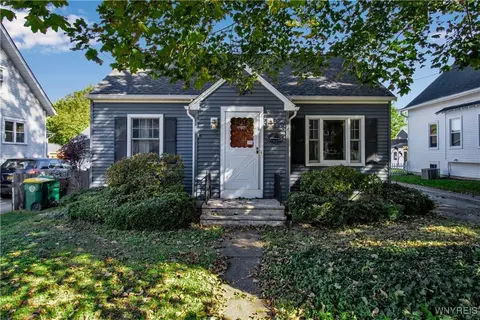 43 Oliver Pl, Hamburg, NY 14075
