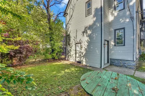 Exterior - 112 19th St, Buffalo, NY 14213 photo 3 of 5