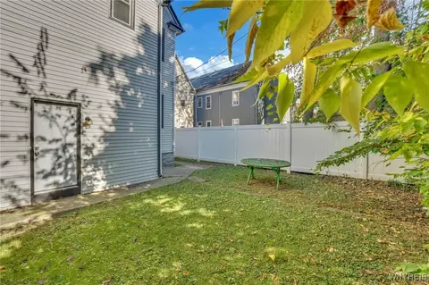 Exterior - 112 19th St, Buffalo, NY 14213 photo 5 of 5