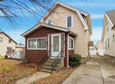 63 Dirkson Ave, West Seneca, NY 14224