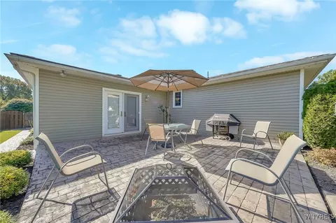 Exterior - 196 Wayside Dr, Depew, NY 14043 photo 4 of 8