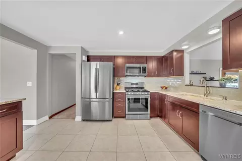 Kitchen - 196 Wayside Dr, Depew, NY 14043 photo 3 of 4