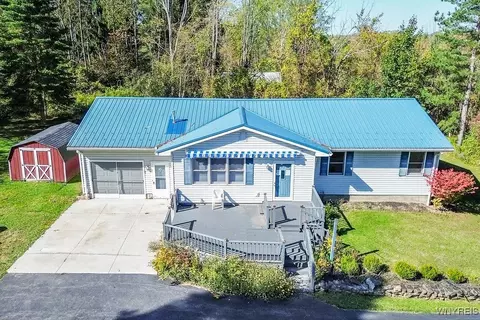 1044 Sumner Rd, Darien, NY 14040