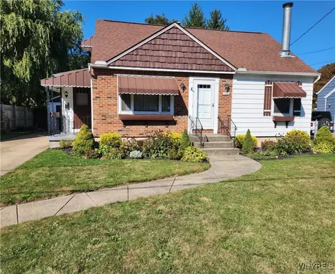 136 Flohr Ave, West Seneca, NY 14224