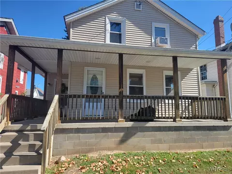32 Webb St, Lockport, NY 14094