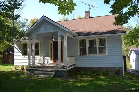 4076 N Freeman Rd, Orchard Park, NY 14127