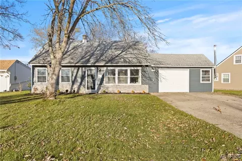 1118 La Salle Ave, Grand Island, NY 14072