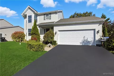 1 Southpoint Dr, Lancaster, NY 14086