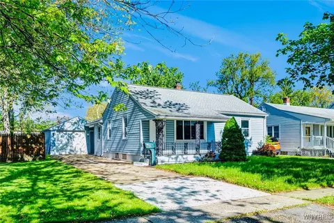30 Toelsin Rd, Cheektowaga, NY 14225