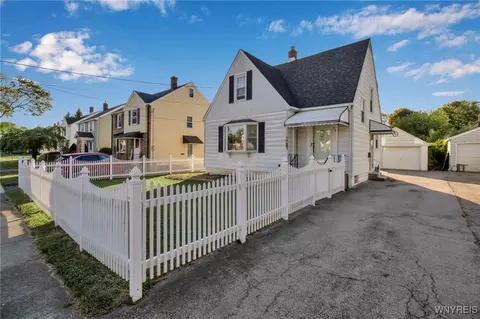 314 76th St, Niagara Falls, NY 14304