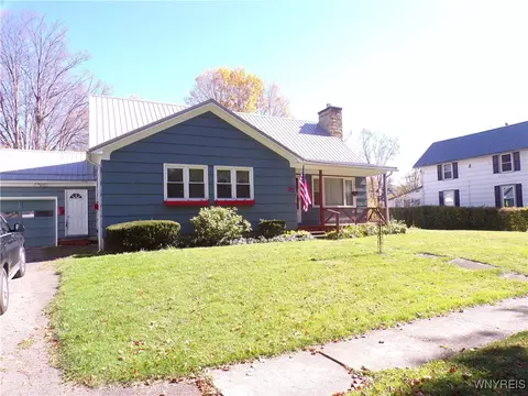 27 Orchard St, Cuba, NY 14727