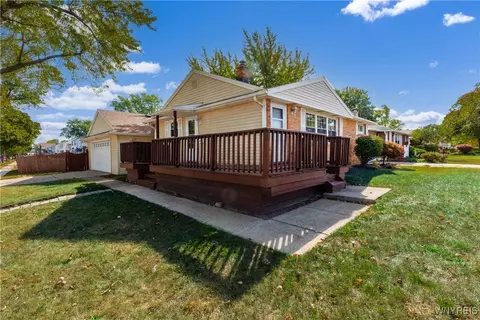 1919 Colvin Blvd, Tonawanda, NY 14150