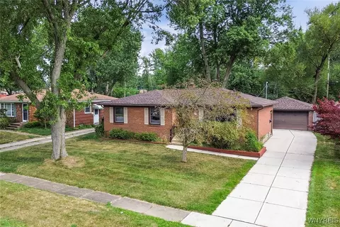 97 Willowcrest Dr, West Seneca, NY 14224