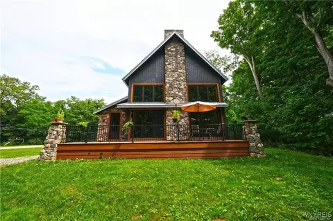 11920 Old Hanford Rd, Hanover, NY 14136