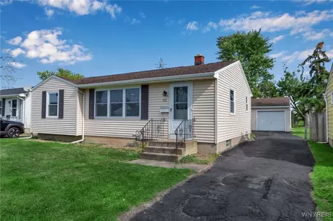 31 Patton Ln, Cheektowaga, NY 14225