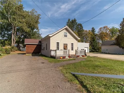 12 Scott St, New Albion, NY 14719