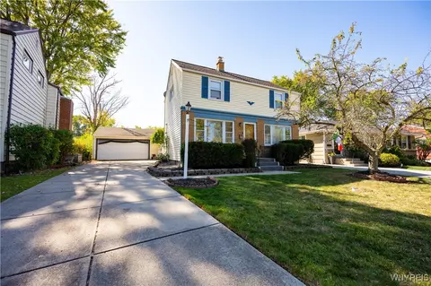 20 Brookville Dr, Tonawanda, NY 14150