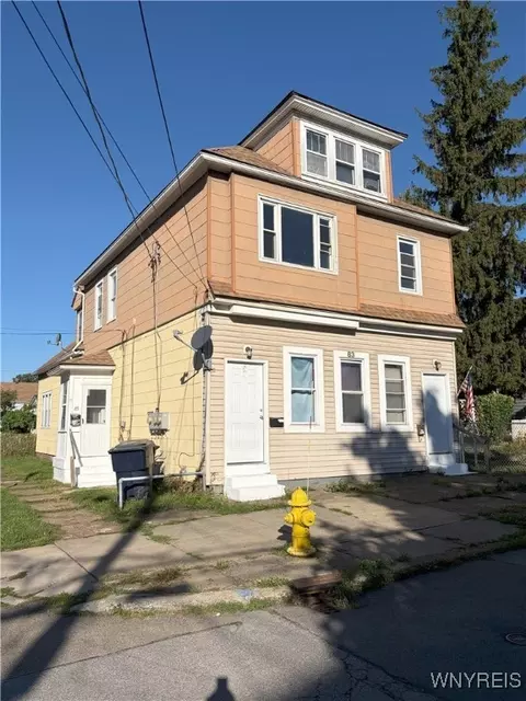 83 Franklin St, Lackawanna, NY 14218