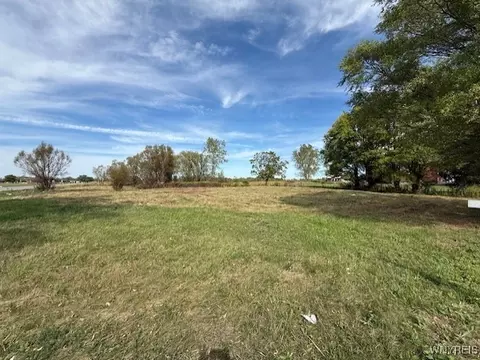 6218 Broadway St, Lancaster, NY 14086