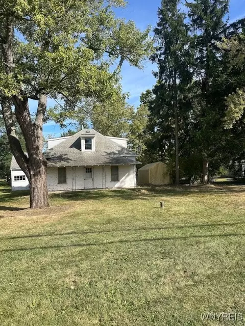 5924 Broadway St, Lancaster, NY 14086