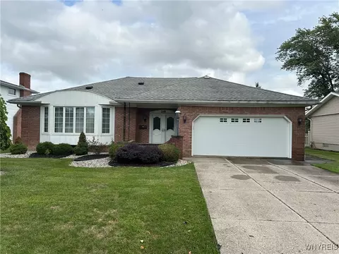 248 Macarthur Dr, Amherst, NY 14221