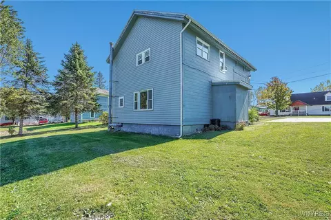 14 Palmer Ave, Delevan, NY 14042 photo 4