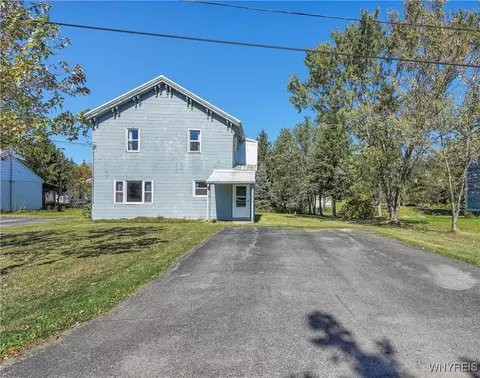 14 Palmer Ave, Delevan, NY 14042
