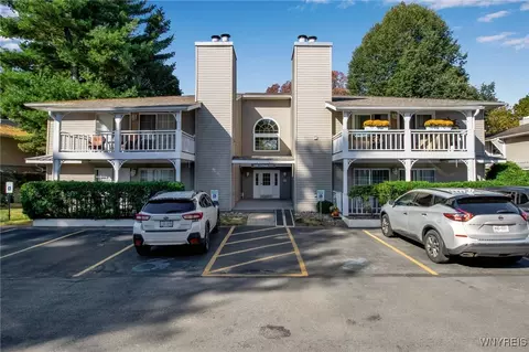 1240 Youngs Rd #H, Amherst, NY 14221