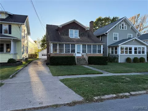 35 Beverly Ave, Lockport, NY 14094