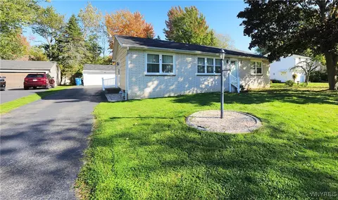 6689 Wayne Dr, Evans, NY 14047