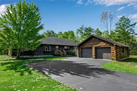729 Erie St, Lancaster, NY 14086