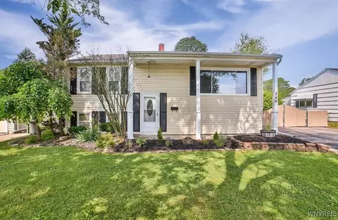240 Belmont Ct E, North Tonawanda, NY 14120