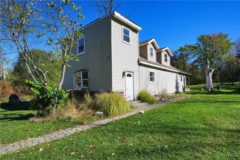 9655 Granger St, Evans, NY 14006