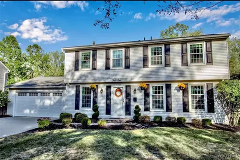 51 Philip Dr, Amherst, NY 14228
