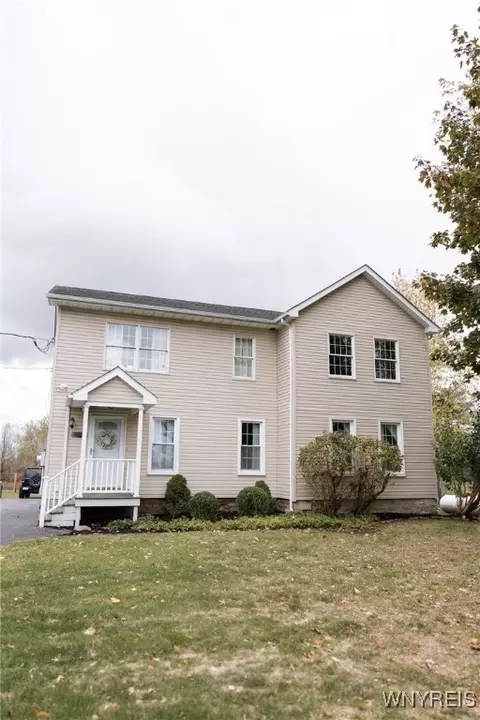 8484 Chestnut Ridge Rd, Royalton, NY 14067