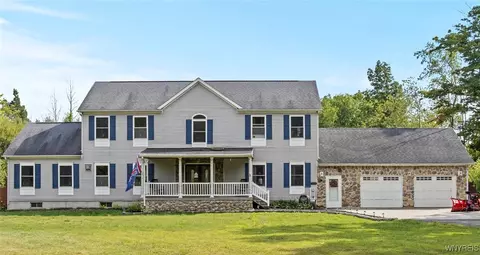 1267 Sturgeon Point Rd, Evans, NY 14047