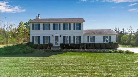7218 Kinne Rd, Lockport, NY 14094