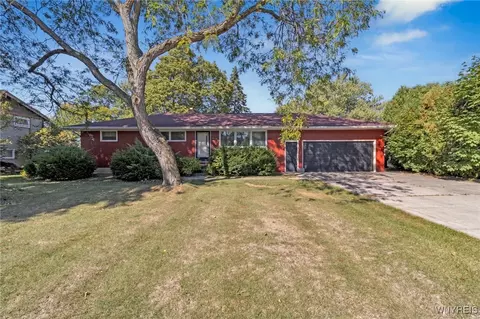 7612 Saint Joseph Rd, Niagara, NY 14304
